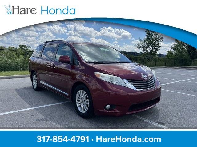 2011 Toyota Sienna Base — Minivan — 251,365 mi — Avon, IN