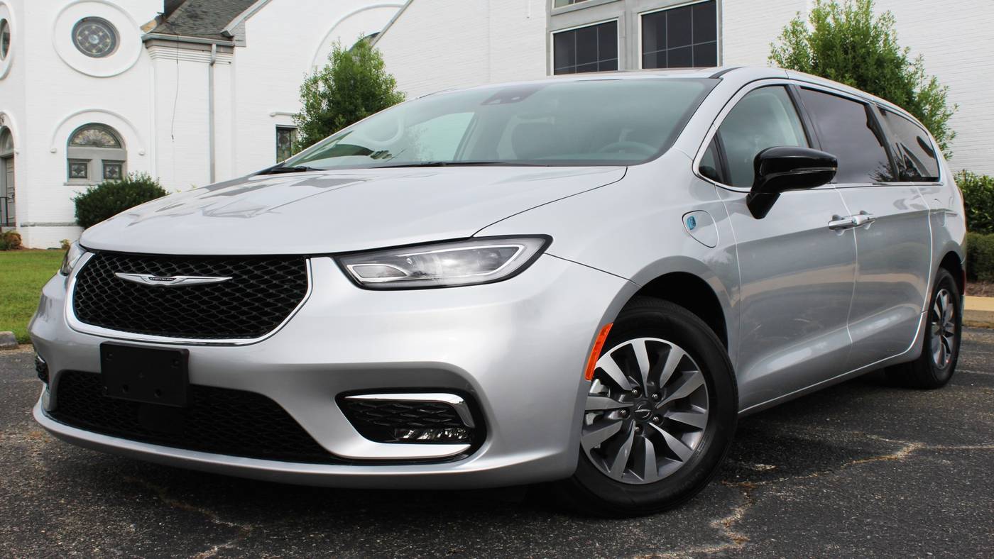 2024 Chrysler Pacifica Hybrid Select — Minivan — 4,528 mi — Blakely, GA