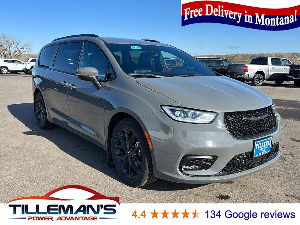 2023 Chrysler Pacifica Touring L — Minivan — 29,640 mi — Havre, MT