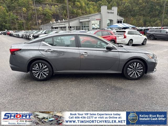 2025 Nissan Altima SV — Sedan — 29,978 mi — Hazard, KY