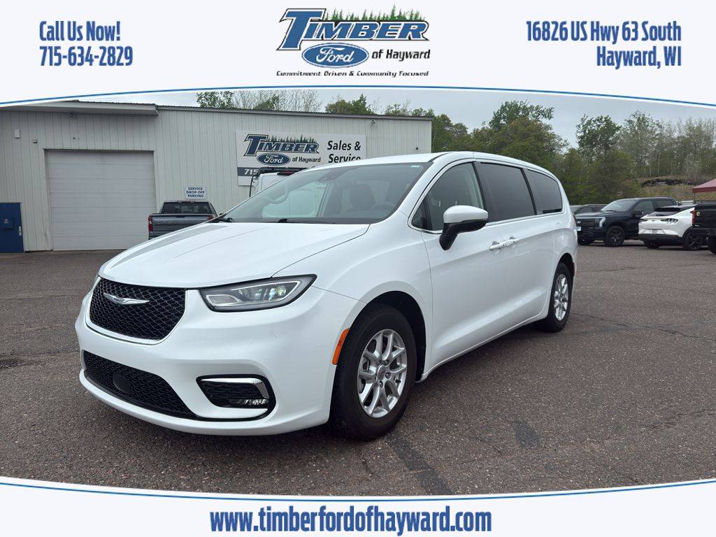 2023 Chrysler Pacifica Touring L — Minivan — 53,081 mi — Hayward, WI