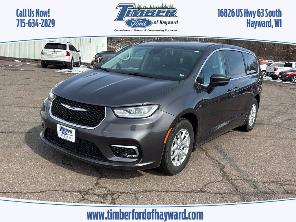 2023 Chrysler Pacifica Touring L — Minivan — 73,627 mi — Hayward, WI