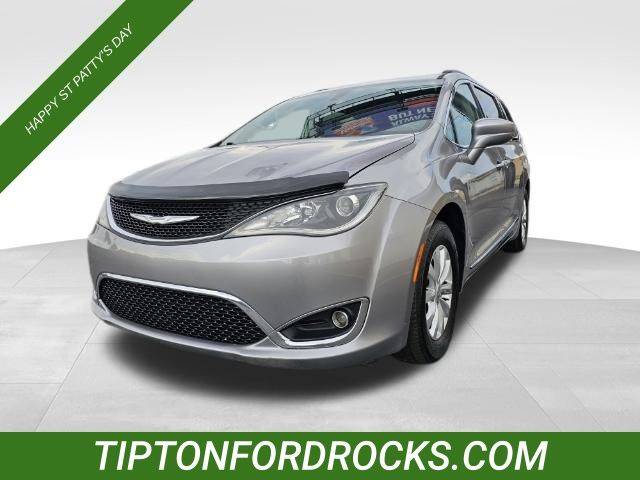 2017 Chrysler Pacifica Touring L — Minivan — 136,390 mi — Tipton, IN