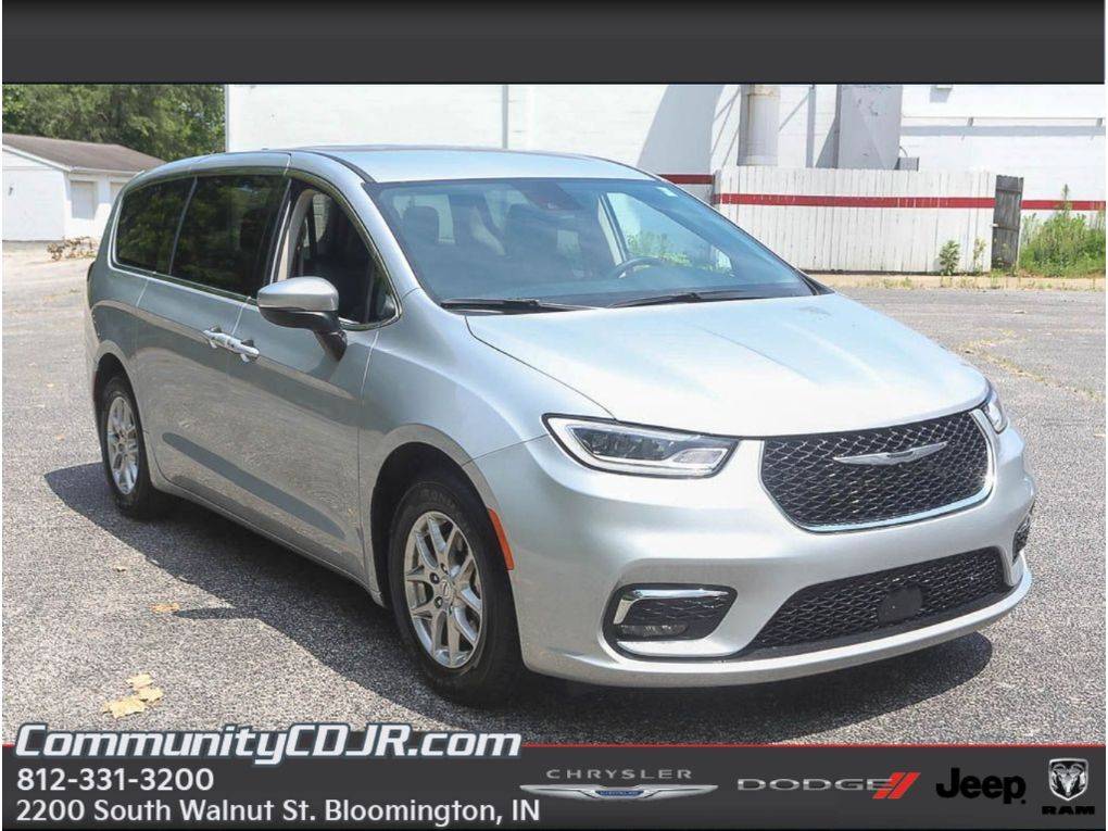 2023 Chrysler Pacifica Touring L — Minivan — 79,900 mi — Bloomington, IN