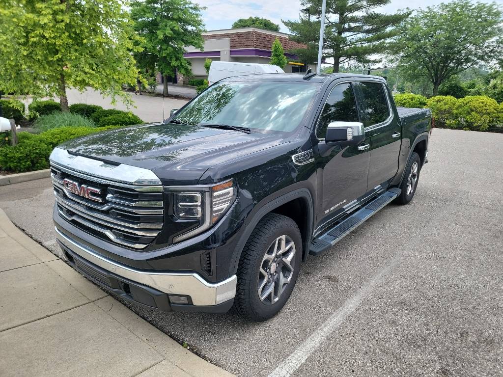 2024 GMC Sierra 1500 SLT — Pickup Truck — 18,758 mi — Bloomington, IN