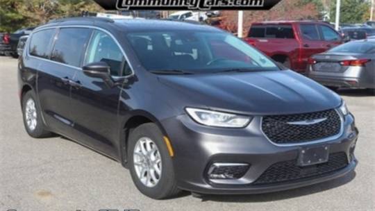 2022 Chrysler Pacifica Touring L — Minivan — 68,600 mi — Bloomington, IN