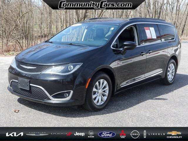 2017 Chrysler Pacifica Touring L — Minivan — 136,676 mi — Bloomington, IN
