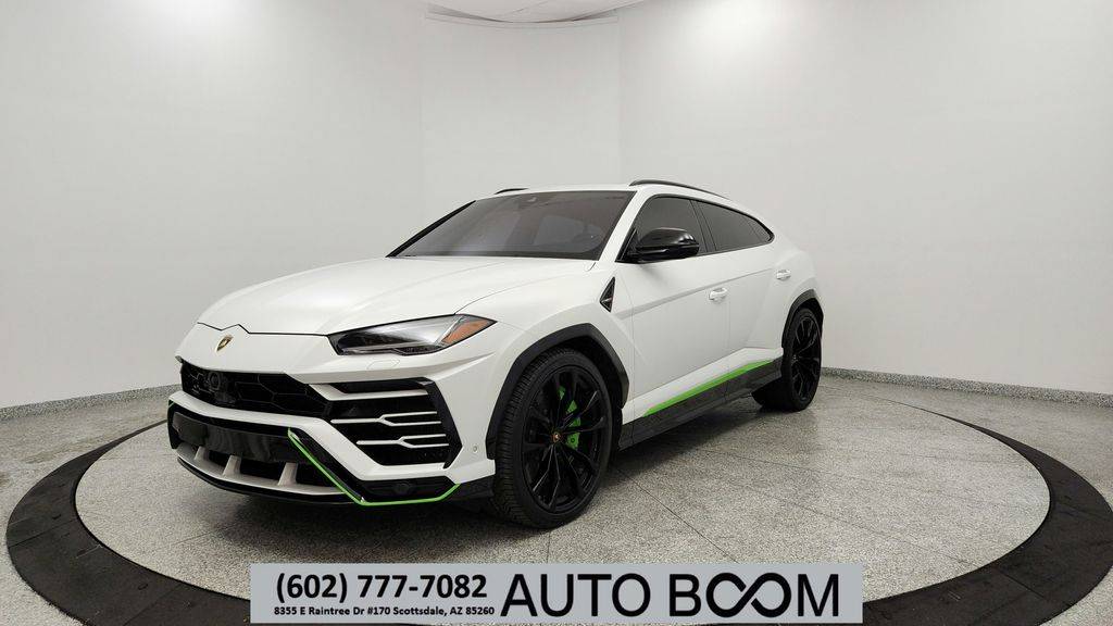 2020 Lamborghini Urus Standard