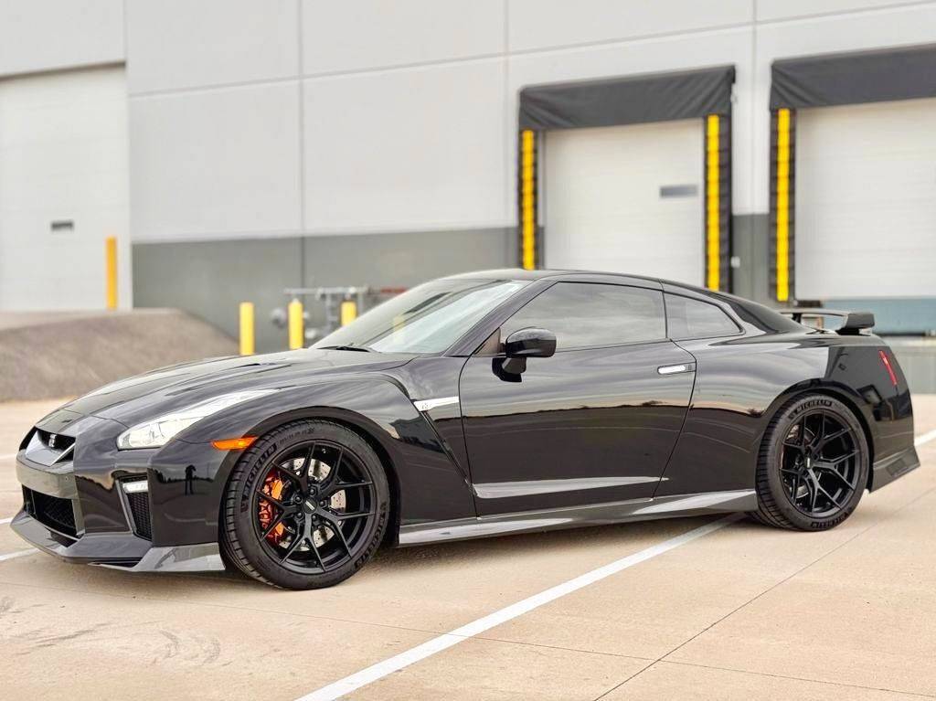 2017 Nissan GT-R Premium — Coupe — 30,937 mi — Scottsdale, AZ