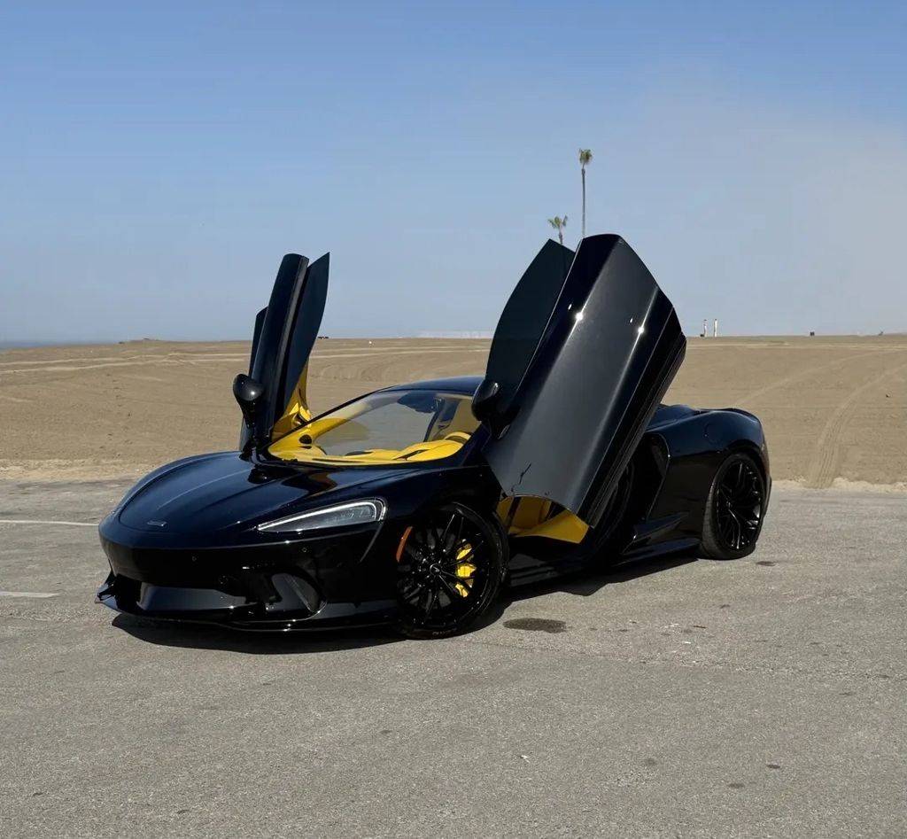 2022 McLaren GT