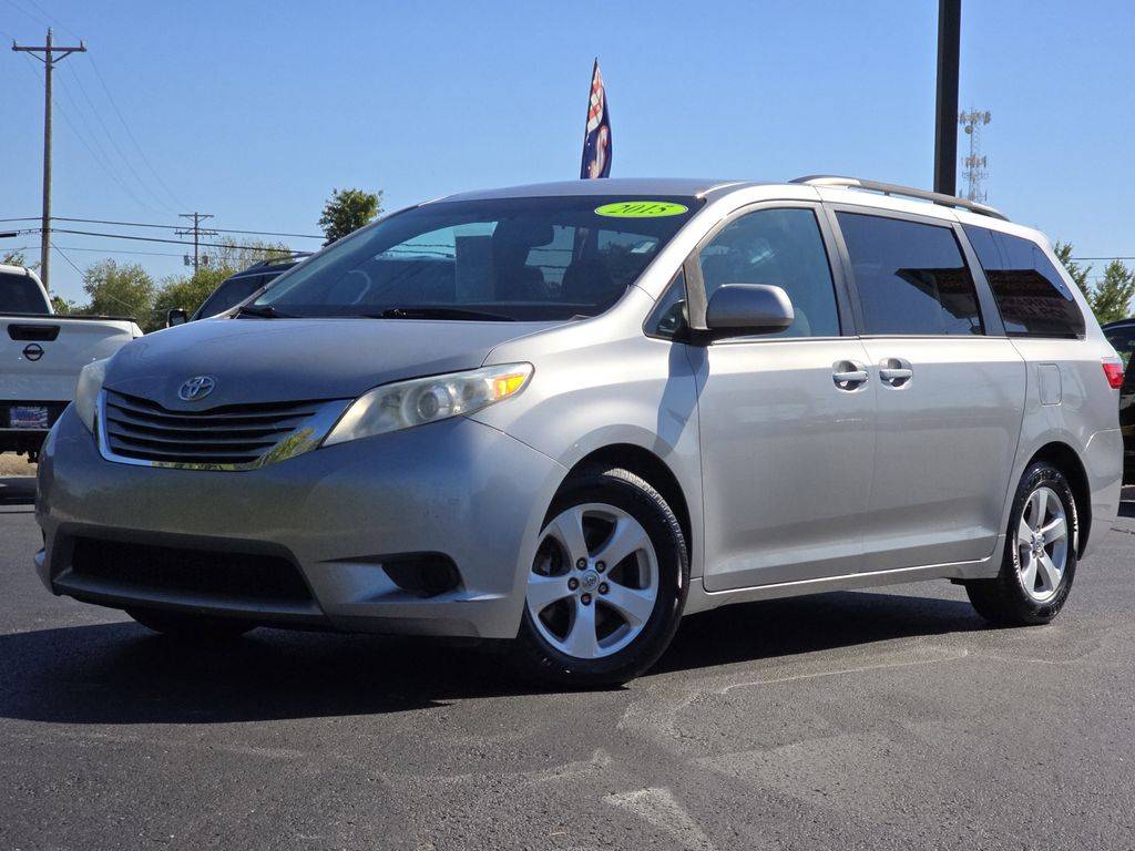 2015 Toyota Sienna LE — Minivan — 200,275 mi — Hopkinsville, KY