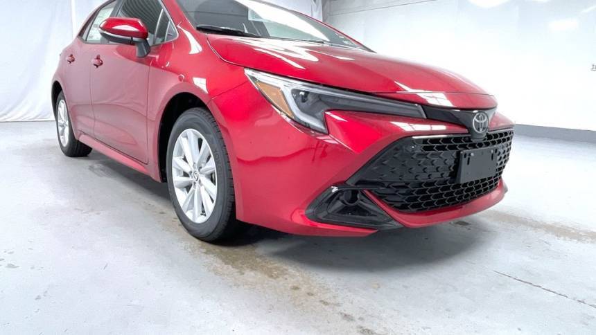 2025 Toyota Corolla Hatchback SE — Hatchback — 9,998 mi — East Swanzey, NH