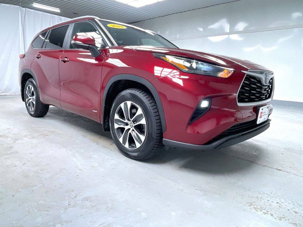 2024 Toyota Highlander Hybrid XLE — SUV — 20,107 mi — East Swanzey, NH