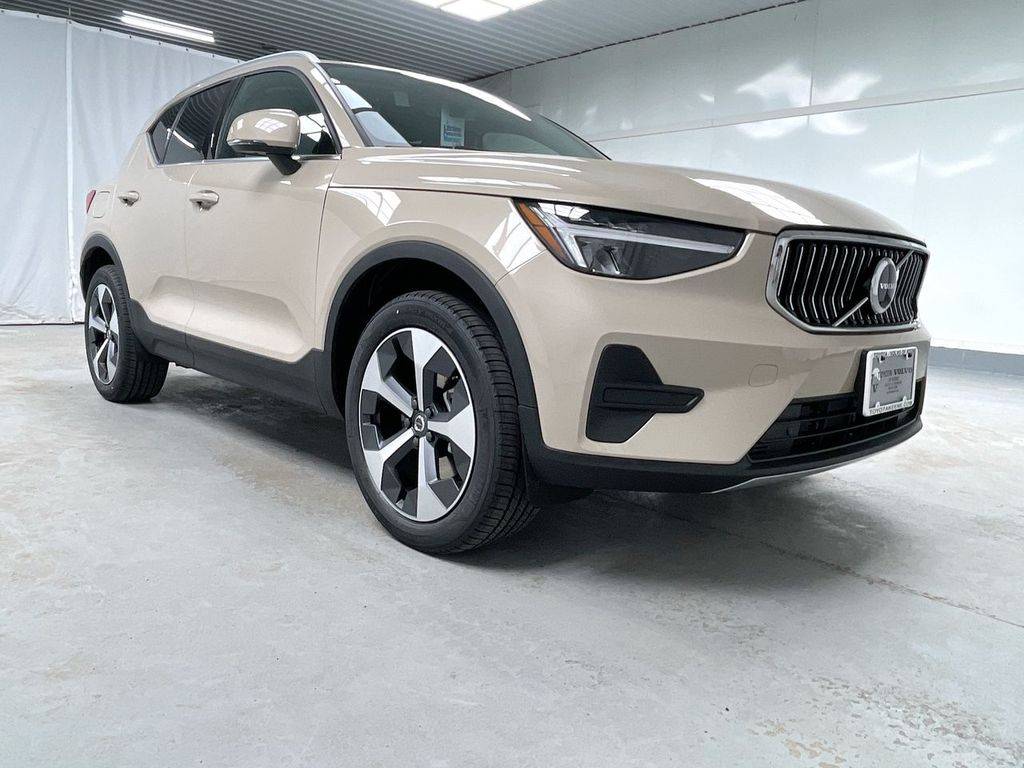 2025 Volvo XC40 Core — SUV — 1,681 mi — East Swanzey, NH