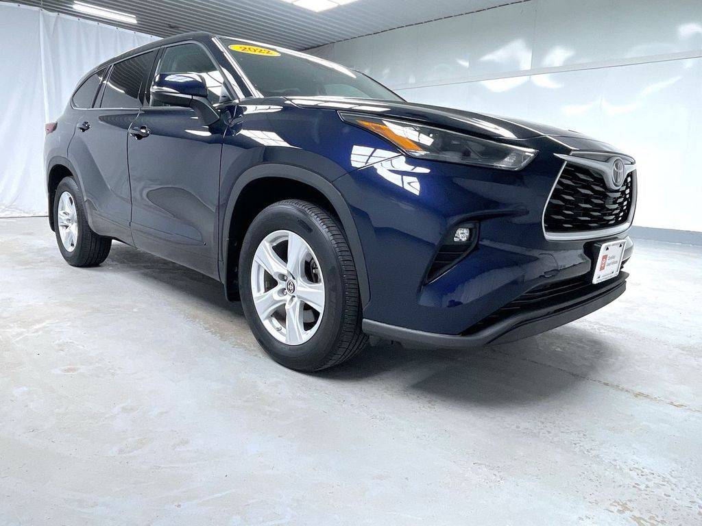 2022 Toyota Highlander LE — SUV — 21,074 mi — East Swanzey, NH