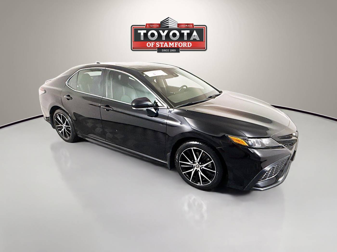 2023 Toyota Camry SE — Sedan — 16,897 mi — Stamford, CT