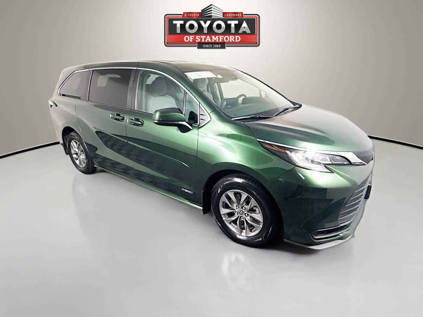 2021 Toyota Sienna LE — Minivan — 99,339 mi — Stamford, CT