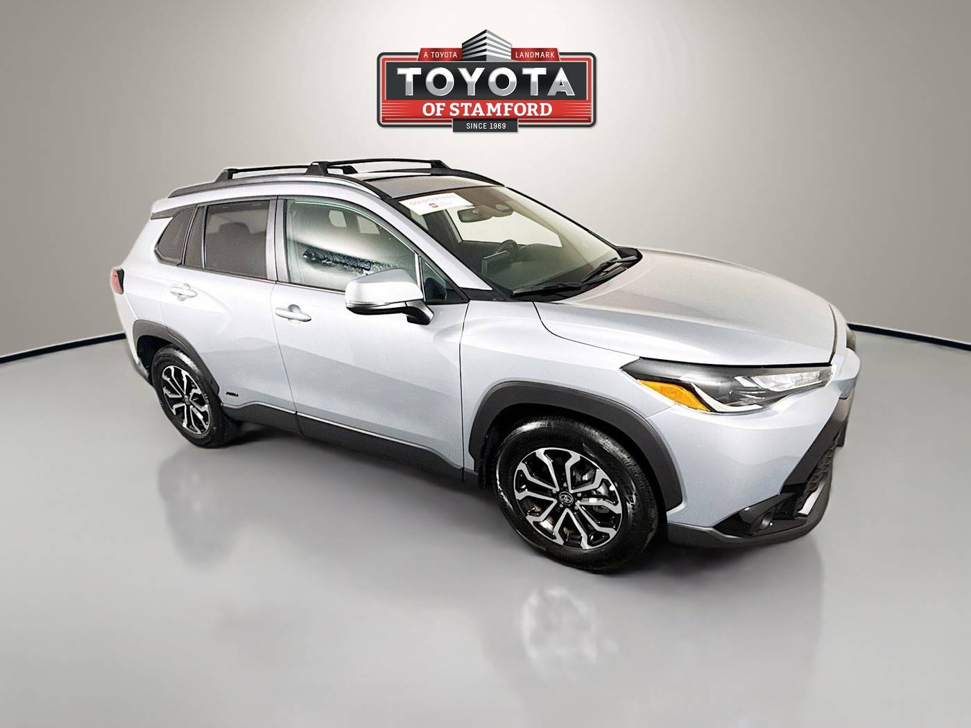2024 Toyota Corolla Cross Hybrid SE — SUV — 1,568 mi — Stamford, CT