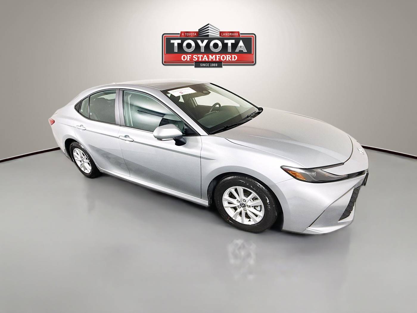2025 Toyota Camry Hybrid LE — Sedan — 27,075 mi — Stamford, CT