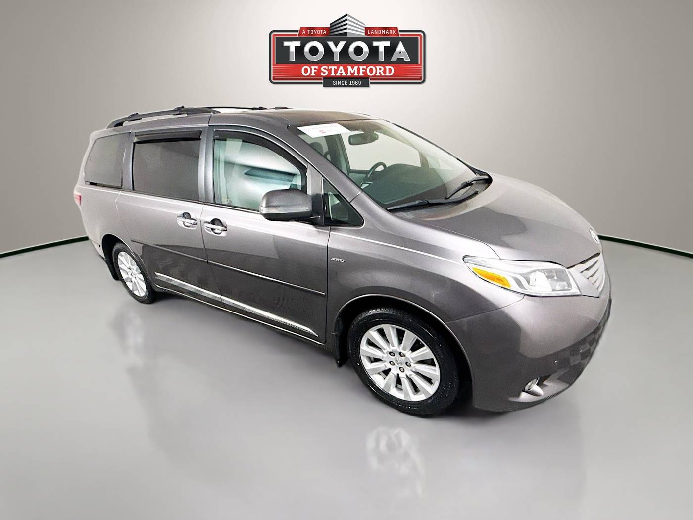 2017 Toyota Sienna XLE — Minivan — 17,579 mi — Stamford, CT