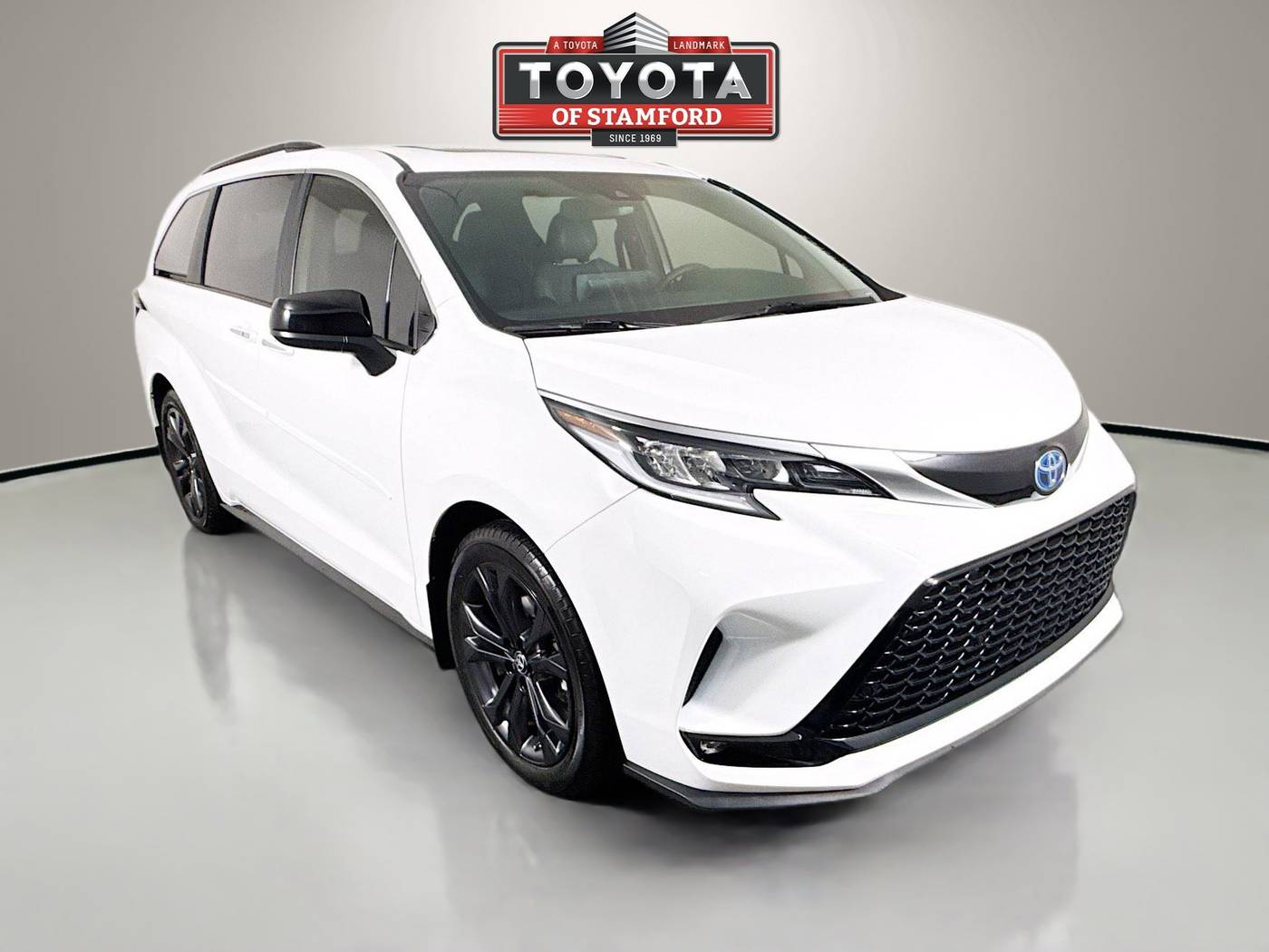 2023 Toyota Sienna XSE — Minivan — 4,710 mi — Stamford, CT