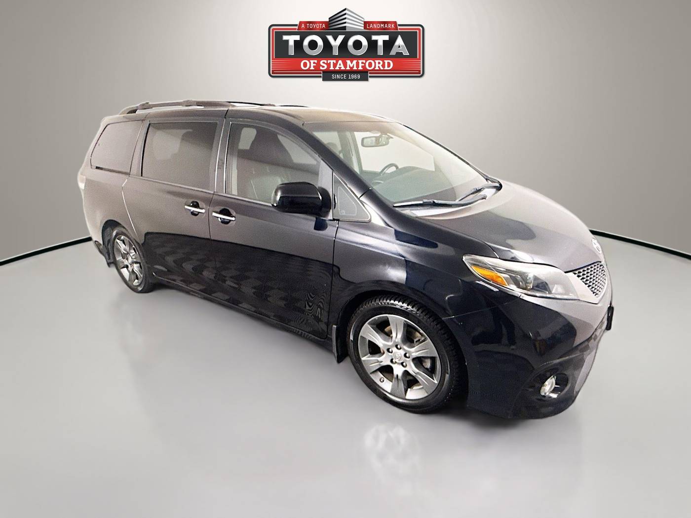 2015 Toyota Sienna SE — Minivan — 147,568 mi — Stamford, CT