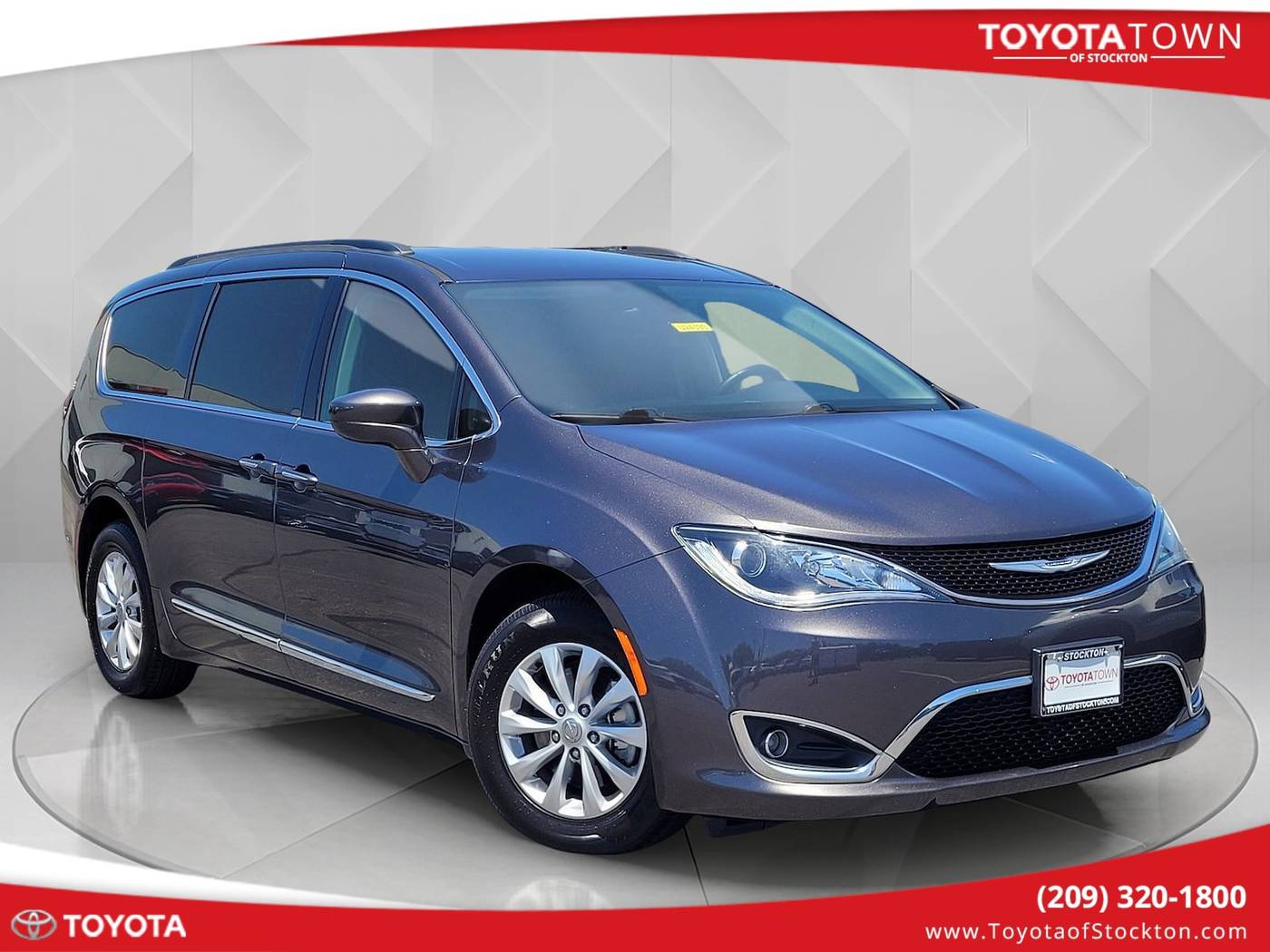 2017 Chrysler Pacifica Touring L — Minivan — 84,382 mi — Stockton, CA