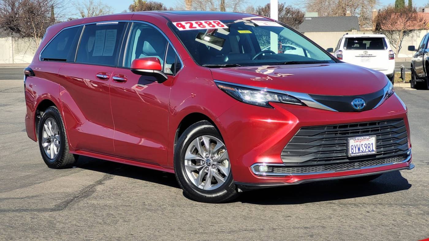 2022 Toyota Sienna XLE — Minivan — 56,308 mi — Stockton, CA
