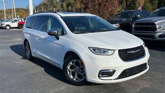 2023 Chrysler Pacifica Limited — Minivan — 60,741 mi — Kingsport, TN