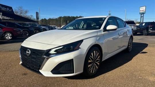 2023 Nissan Altima SV — Sedan — 56,322 mi — Carthage, MS