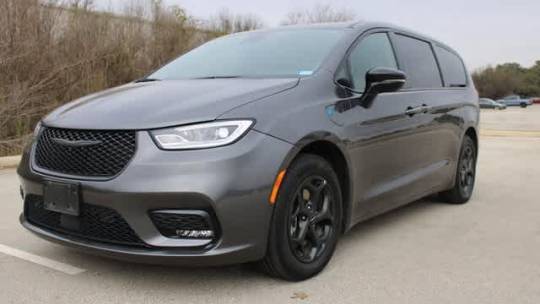 2023 Chrysler Pacifica Hybrid Limited — Minivan — 22,217 mi — San Antonio, TX