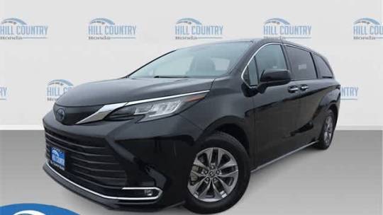 2022 Toyota Sienna XLE — Minivan — 47,012 mi — San Antonio, TX