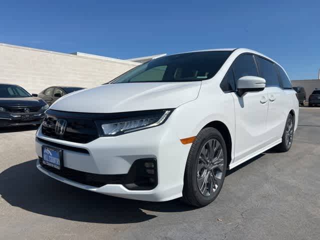 2025 Honda Odyssey Touring — Minivan — 1,300 mi — San Antonio, TX