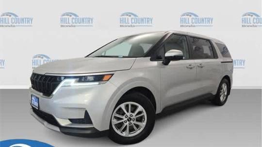 2023 Kia Carnival LX — Minivan — 29,562 mi — San Antonio, TX