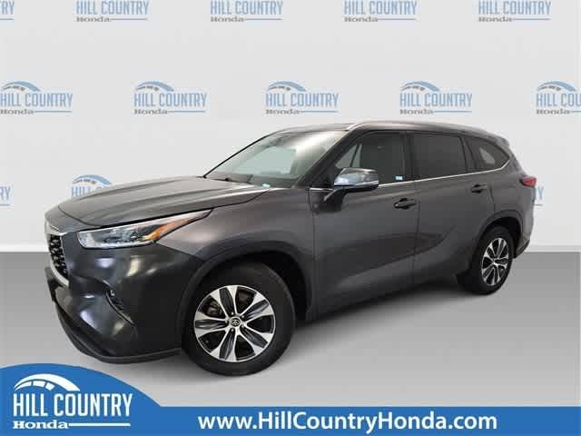 2021 Toyota Highlander XLE — SUV — 82,834 mi — San Antonio, TX