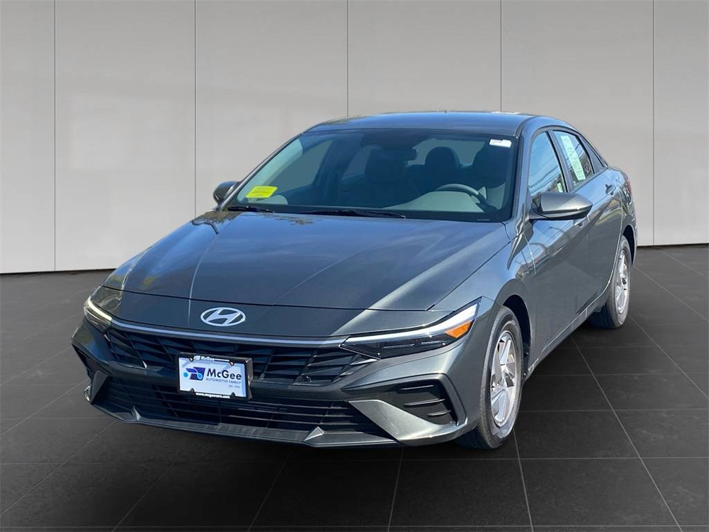 2025 Hyundai Elantra SE — Sedan — 3,971 mi — Putnam, CT
