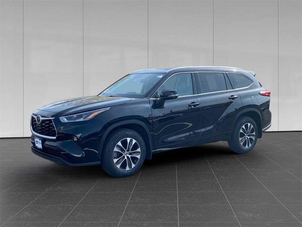 2021 Toyota Highlander XLE — SUV — 33,159 mi — Putnam, CT