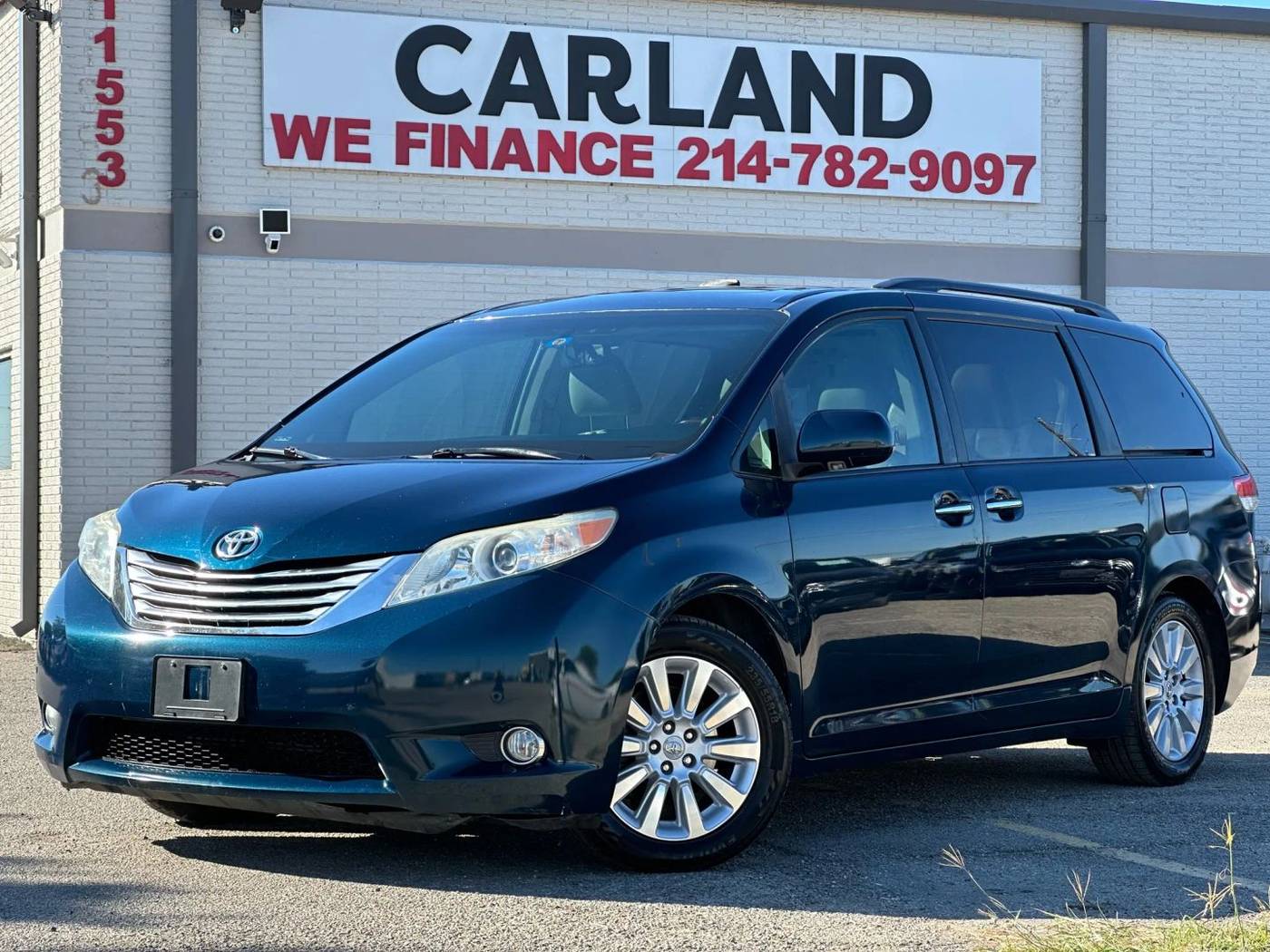 2011 Toyota Sienna Limited — Minivan — 136,941 mi — Dallas, TX