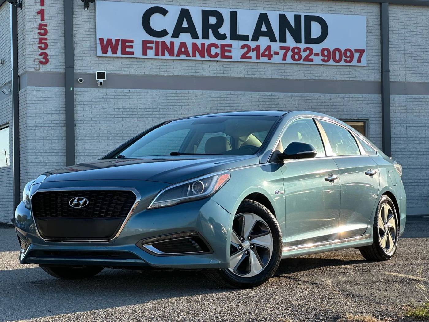 2016 Hyundai Sonata Hybrid Limited — Sedan — 140,946 mi — Dallas, TX