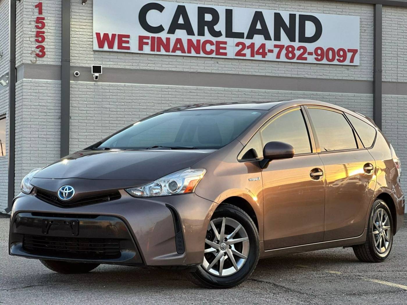 2017 Toyota Prius v Two — Wagon — 125,240 mi — Dallas, TX
