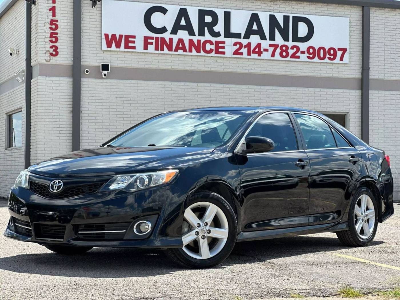 2014 Toyota Camry SE — Sedan — 133,584 mi — Dallas, TX