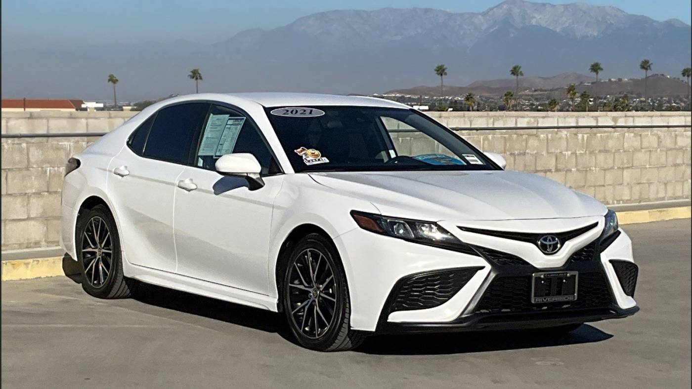 2021 Toyota Camry SE — Sedan — 92,887 mi — Riverside, CA