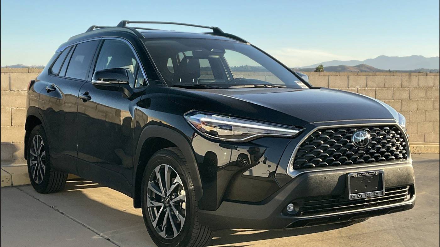 2024 Toyota Corolla Cross XLE — SUV — 2,850 mi — Riverside, CA