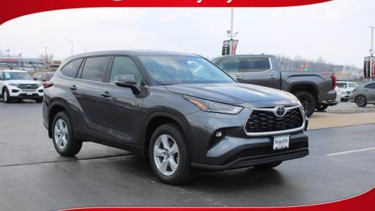 2024 Toyota Highlander LE — SUV — 23,924 mi — Herculaneum, MO