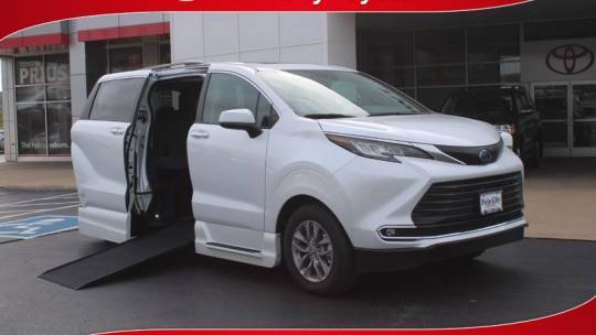 2023 Toyota Sienna XLE — Minivan — 325 mi — Herculaneum, MO