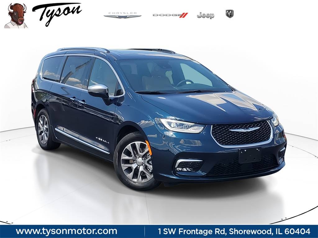 2022 Chrysler Pacifica Hybrid Pinnacle — Minivan — 17,531 mi — Shorewood, IL