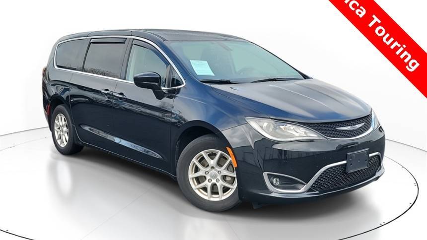 2020 Chrysler Pacifica Touring — Minivan — 63,837 mi — Shorewood, IL