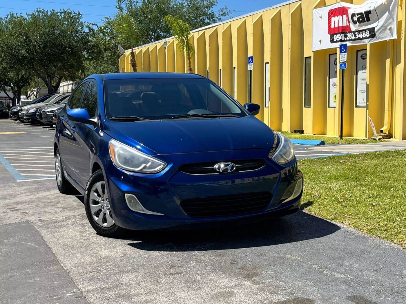 2015 Hyundai Accent GLS — Sedan — 136,555 mi — Pompano, FL