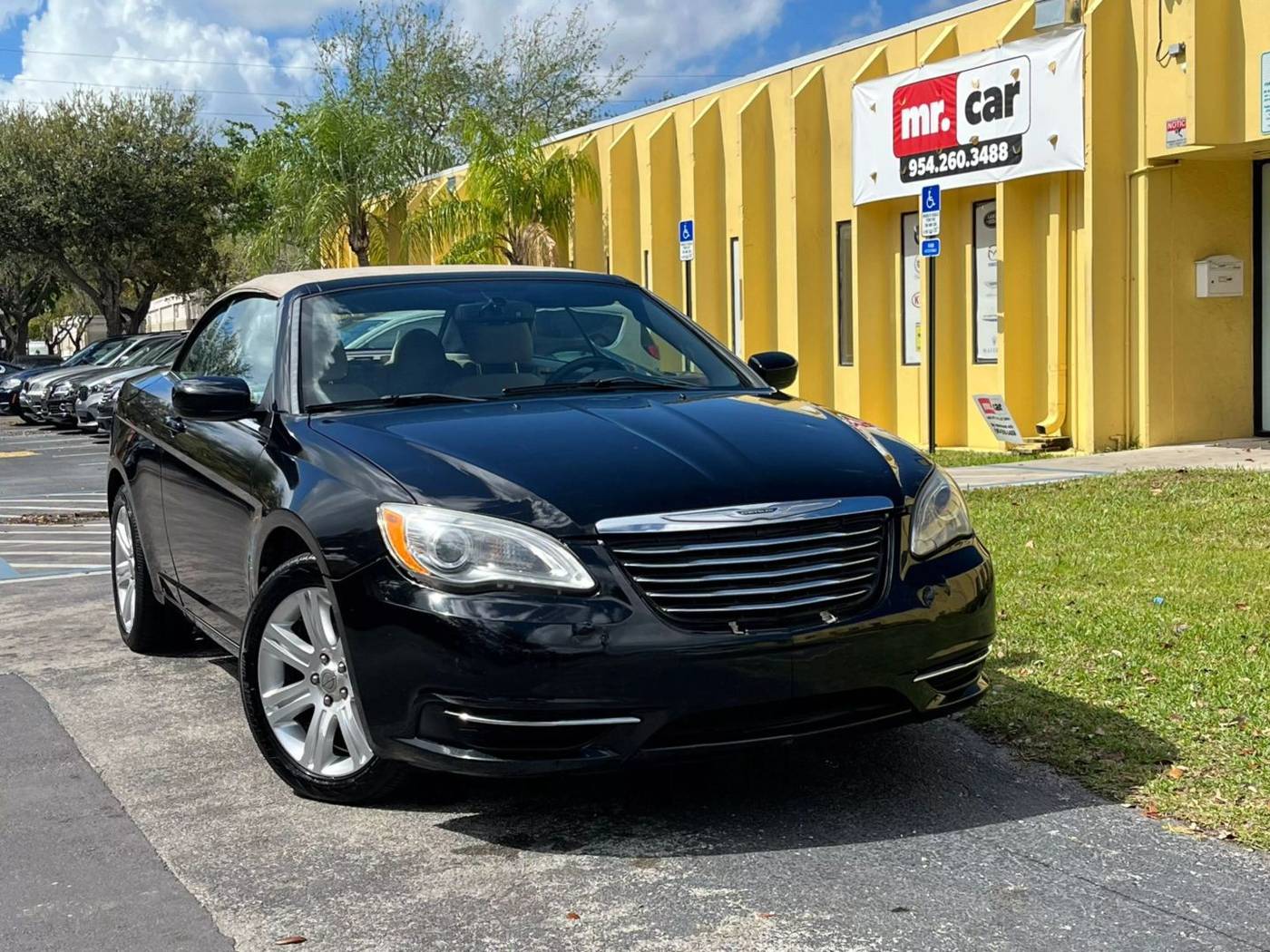 2013 Chrysler 200 Touring — Convertible — 118,787 mi — Pompano, FL
