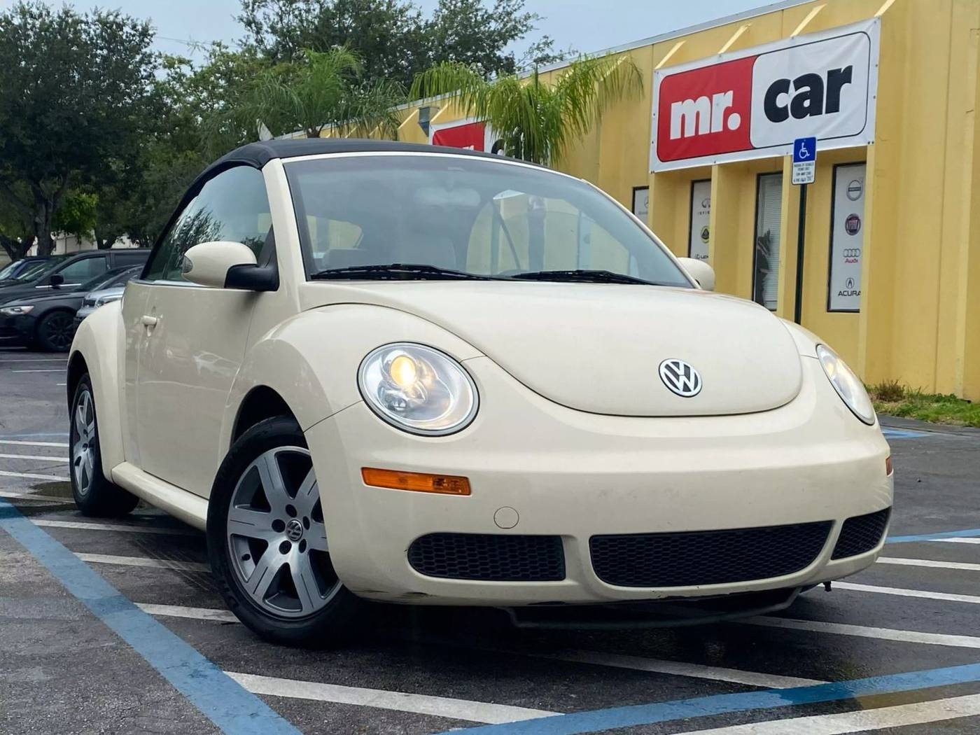 2006 Volkswagen New Beetle 2.5 — Convertible — 84,800 mi — Pompano, FL